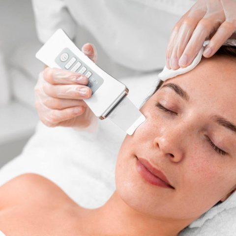 How Does Dermaplaning Work to Improve Skin - Michigan Cosmetic Surgery Center